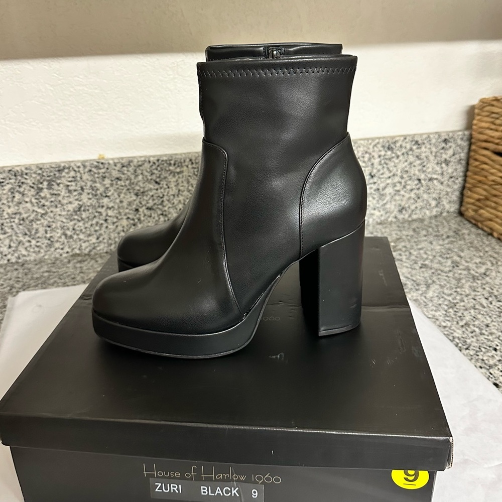 FAUX LEATHER ANKLE BOOTS